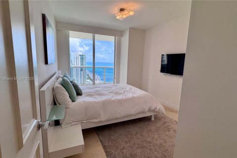 Copropriété à louer à Hallandale Beach, Floride: 2 chambres, 144.37 m2 № 2016032 - photo 17