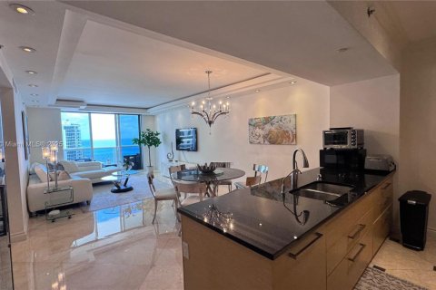 Copropriété à louer à Hallandale Beach, Floride: 2 chambres, 144.37 m2 № 2016032 - photo 12