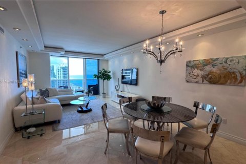 Copropriété à louer à Hallandale Beach, Floride: 2 chambres, 144.37 m2 № 2016032 - photo 8