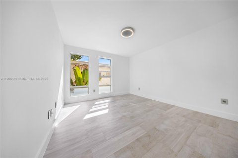 Купить кондоминиум в Майами-Бич, Флорида 2 спальни, 98.66м2, № 1965081 - фото 19