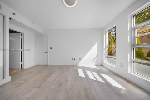 Купить кондоминиум в Майами-Бич, Флорида 2 спальни, 98.66м2, № 1965081 - фото 24