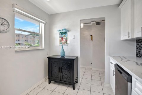 Copropriété à vendre à Hallandale Beach, Floride: 2 chambres, 101.45 m2 № 2007718 - photo 6