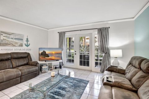 Copropriété à vendre à Hallandale Beach, Floride: 2 chambres, 101.45 m2 № 2007718 - photo 13