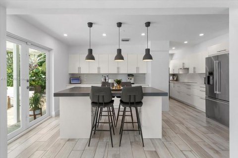 Casa en venta en Coral Gables, Florida, 3 dormitorios, 286.05 m2 № 1938296 - foto 28