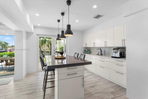 Casa en venta en Coral Gables, Florida, 3 dormitorios, 286.05 m2 № 1938296 - foto 26