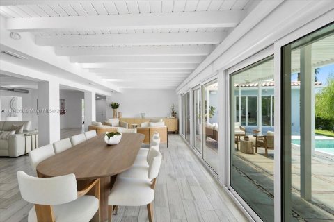 Casa en venta en Coral Gables, Florida, 3 dormitorios, 286.05 m2 № 1938296 - foto 19