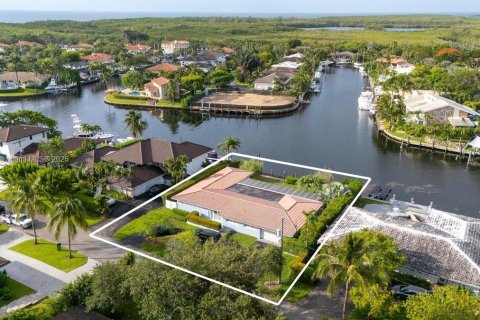 Casa en venta en Coral Gables, Florida, 3 dormitorios, 286.05 m2 № 1938296 - foto 1