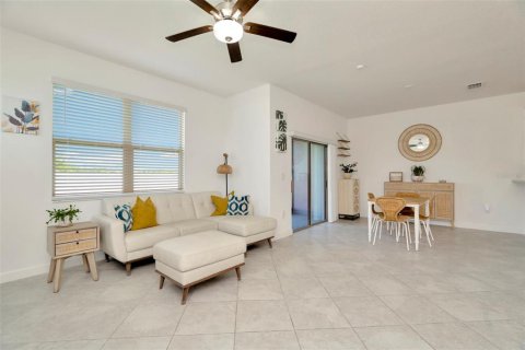 Touwnhouse à vendre à New Port Richey, Floride: 3 chambres, 167.32 m2 № 1744952 - photo 7