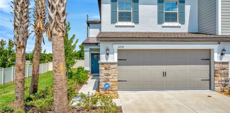 Townhouse in New Port Richey, Florida 3 bedrooms, 167.32 sq.m. № 1744952