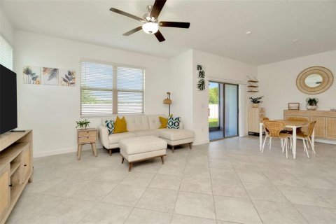 Touwnhouse à vendre à New Port Richey, Floride: 3 chambres, 167.32 m2 № 1744952 - photo 4