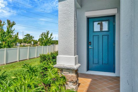 Touwnhouse à vendre à New Port Richey, Floride: 3 chambres, 167.32 m2 № 1744952 - photo 2