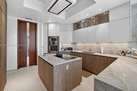 Condo in Aventura, Florida, 5 bedrooms  № 2074723 - photo 9