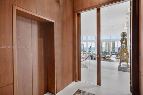 Condo in Aventura, Florida, 5 bedrooms  № 2074723 - photo 15