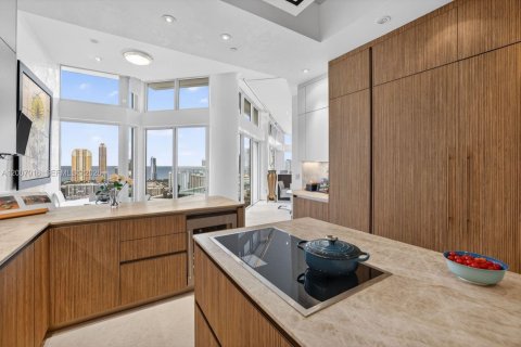 Condo in Aventura, Florida, 5 bedrooms  № 2074723 - photo 21