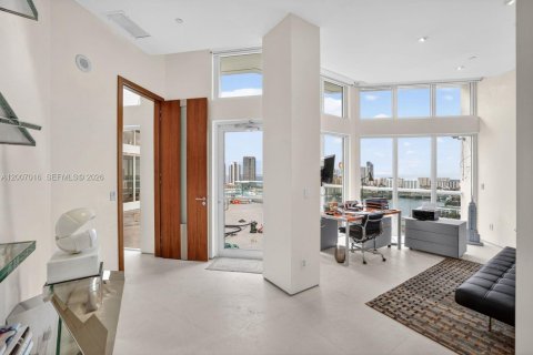 Condo in Aventura, Florida, 5 bedrooms  № 2074723 - photo 18