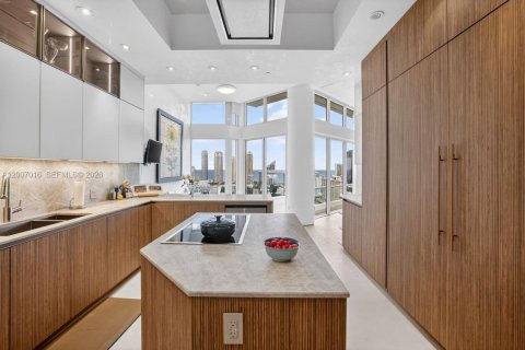 Condo in Aventura, Florida, 5 bedrooms  № 2074723 - photo 13