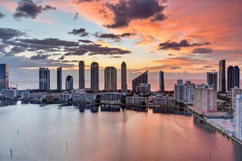 Condo in Aventura, Florida, 5 bedrooms  № 2074723 - photo 4