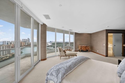 Condo in Aventura, Florida, 5 bedrooms  № 2074723 - photo 11