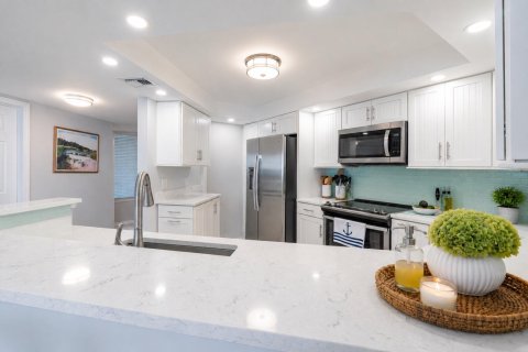 Copropriété à vendre à Jensen Beach, Floride: 3 chambres, 159.42 m2 № 2078386 - photo 12