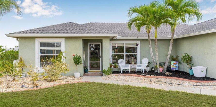 Casa en Port Charlotte, Florida 3 dormitorios, 126.35 m2 № 1787568
