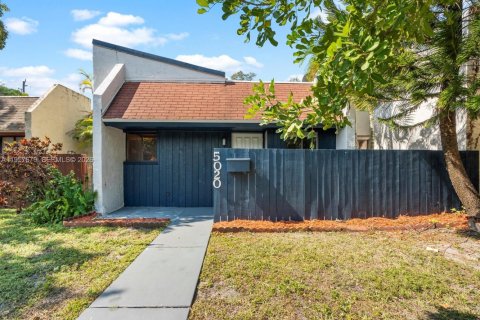 Touwnhouse à Fort Lauderdale, Floride 3 chambres, 118.45 m2 № 2024574