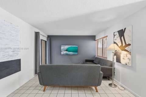 Touwnhouse à louer à Fort Lauderdale, Floride: 3 chambres, 118.45 m2 № 2024574 - photo 6