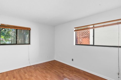 Touwnhouse à louer à Fort Lauderdale, Floride: 3 chambres, 118.45 m2 № 2024574 - photo 10