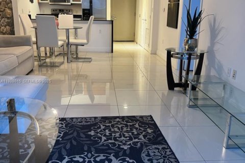 Copropriété à vendre à Miami, Floride: 1 chambre, 76.64 m2 № 1988253 - photo 7