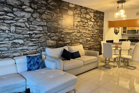 Copropriété à vendre à Miami, Floride: 1 chambre, 76.64 m2 № 1988253 - photo 5