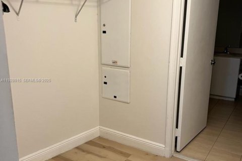 Copropriété à vendre à Miami, Floride: 1 chambre, 76.64 m2 № 1988253 - photo 13