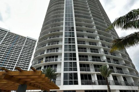 Copropriété à vendre à Miami, Floride: 1 chambre, 76.64 m2 № 1988253 - photo 1