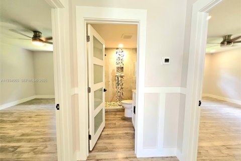 Купить виллу или дом в Форт Майерс, Флорида 2 спальни, 121.89м2, № 1992995 - фото 13