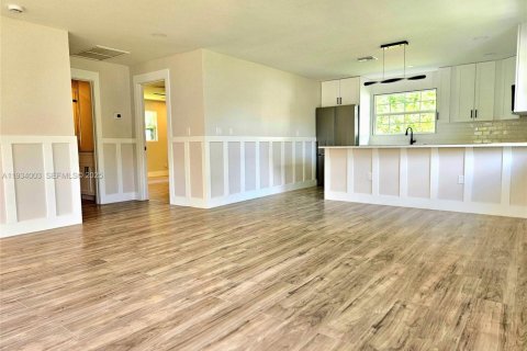 Купить виллу или дом в Форт Майерс, Флорида 2 спальни, 121.89м2, № 1992995 - фото 8