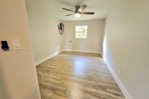 Купить виллу или дом в Форт Майерс, Флорида 2 спальни, 121.89м2, № 1992995 - фото 28