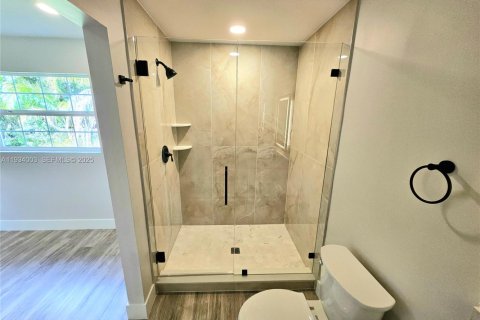 Купить виллу или дом в Форт Майерс, Флорида 2 спальни, 121.89м2, № 1992995 - фото 23