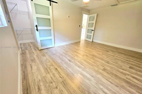 Купить виллу или дом в Форт Майерс, Флорида 2 спальни, 121.89м2, № 1992995 - фото 17