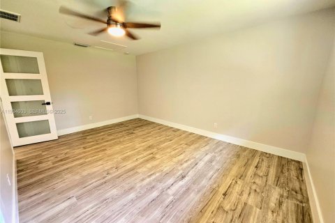 Купить виллу или дом в Форт Майерс, Флорида 2 спальни, 121.89м2, № 1992995 - фото 16