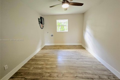 Купить виллу или дом в Форт Майерс, Флорида 2 спальни, 121.89м2, № 1992995 - фото 30