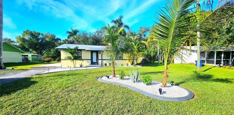 Дом в Форт Майерс, Флорида 2 спальни, 121.89м2 № 1992995