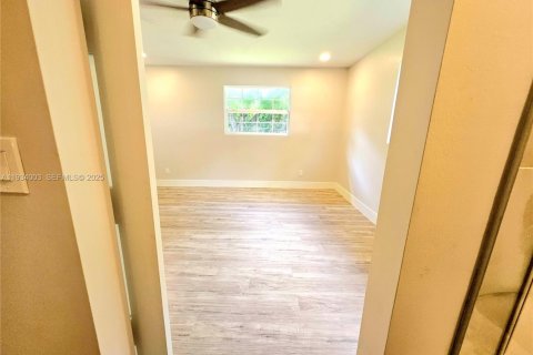 Купить виллу или дом в Форт Майерс, Флорида 2 спальни, 121.89м2, № 1992995 - фото 25