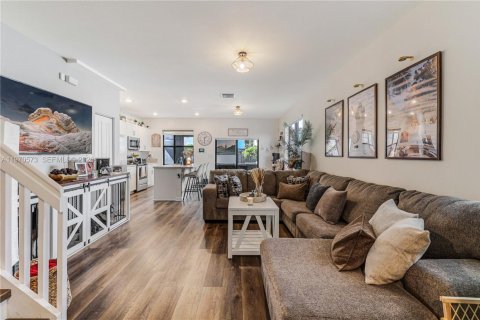 Купить таунхаус в Хомстед, Флорида 3 спальни, 140.65м2, № 2031147 - фото 4