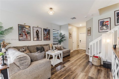 Купить таунхаус в Хомстед, Флорида 3 спальни, 140.65м2, № 2031147 - фото 6