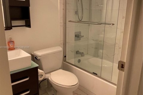 Copropriété à louer à Hollywood, Floride: 2 chambres, 115.2 m2 № 2184119 - photo 10