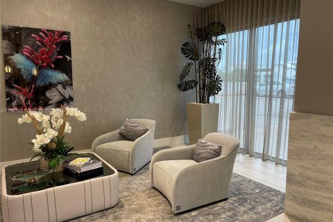 Copropriété à louer à Hollywood, Floride: 2 chambres, 115.2 m2 № 2184119 - photo 2