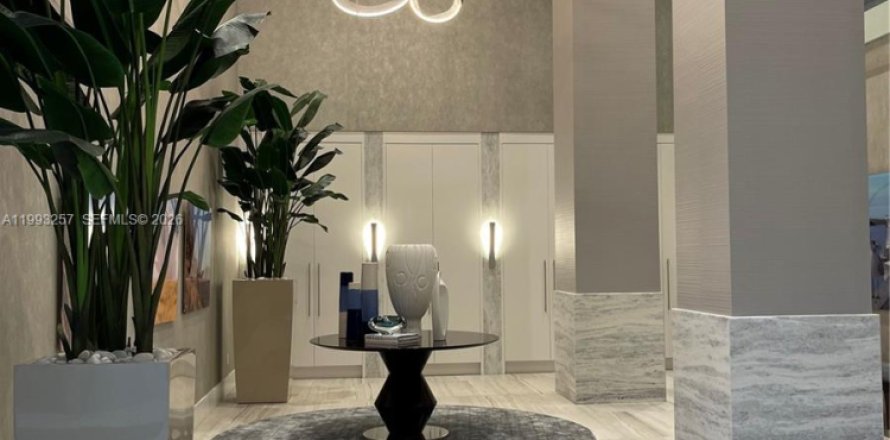 Condo à Hollywood, Floride, 2 chambres  № 2184119