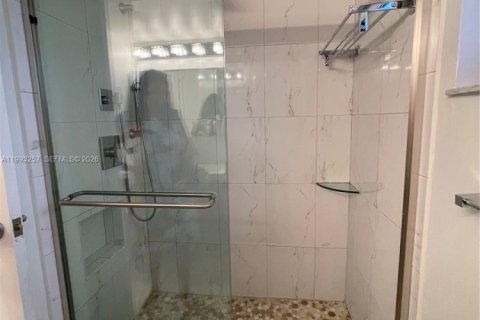 Copropriété à louer à Hollywood, Floride: 2 chambres, 115.2 m2 № 2184119 - photo 14