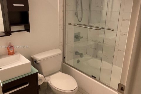 Copropriété à louer à Hollywood, Floride: 2 chambres, 115.2 m2 № 2184119 - photo 11