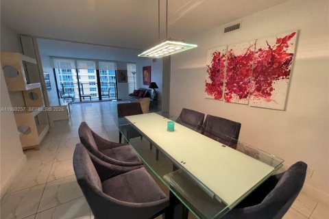 Copropriété à louer à Hollywood, Floride: 2 chambres, 115.2 m2 № 2184119 - photo 28