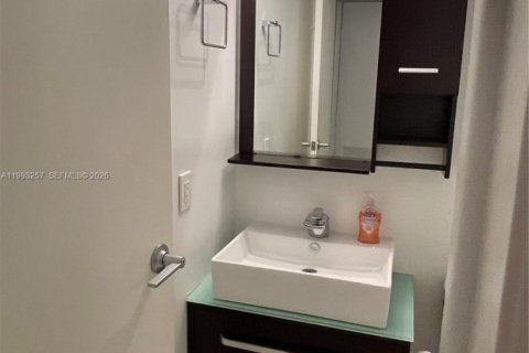 Copropriété à louer à Hollywood, Floride: 2 chambres, 115.2 m2 № 2184119 - photo 12