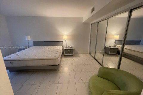 Copropriété à louer à Hollywood, Floride: 2 chambres, 115.2 m2 № 2184119 - photo 17